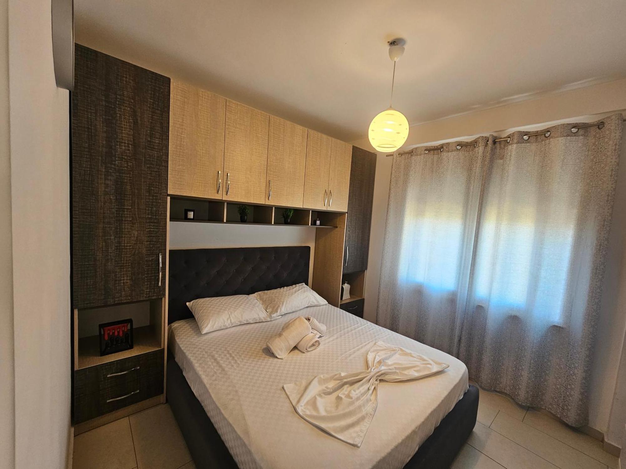 Bral Apartment 5 - Beachfront Дуррес Экстерьер фото